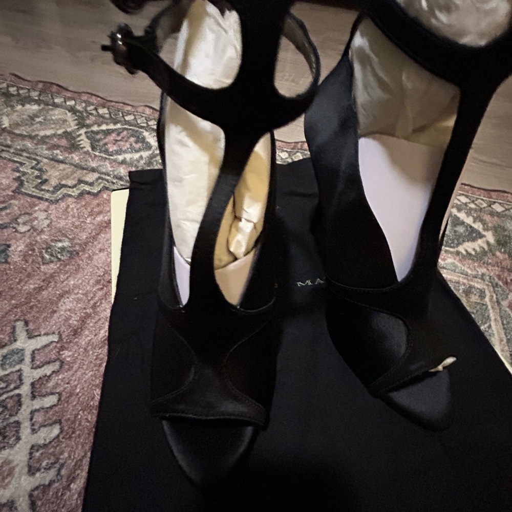 Leon Max double strap satin heel
